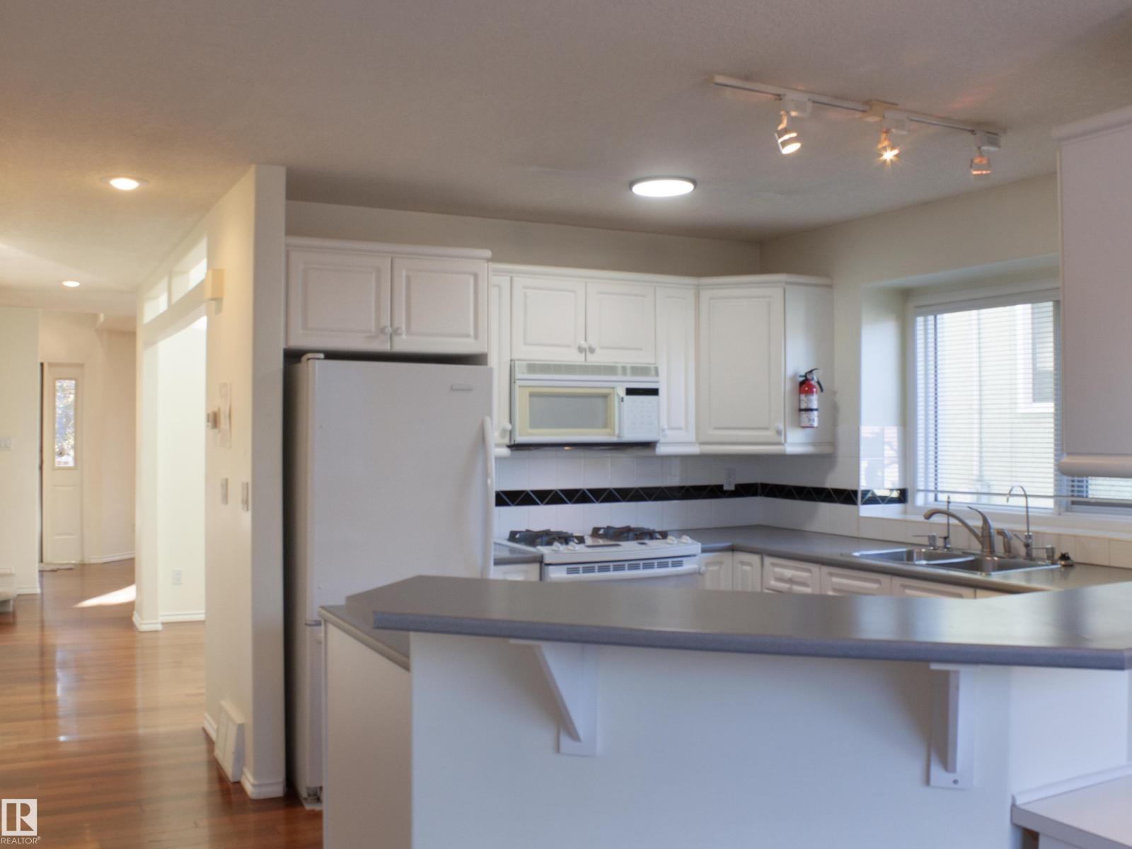 9130 77 AV NW, Edmonton