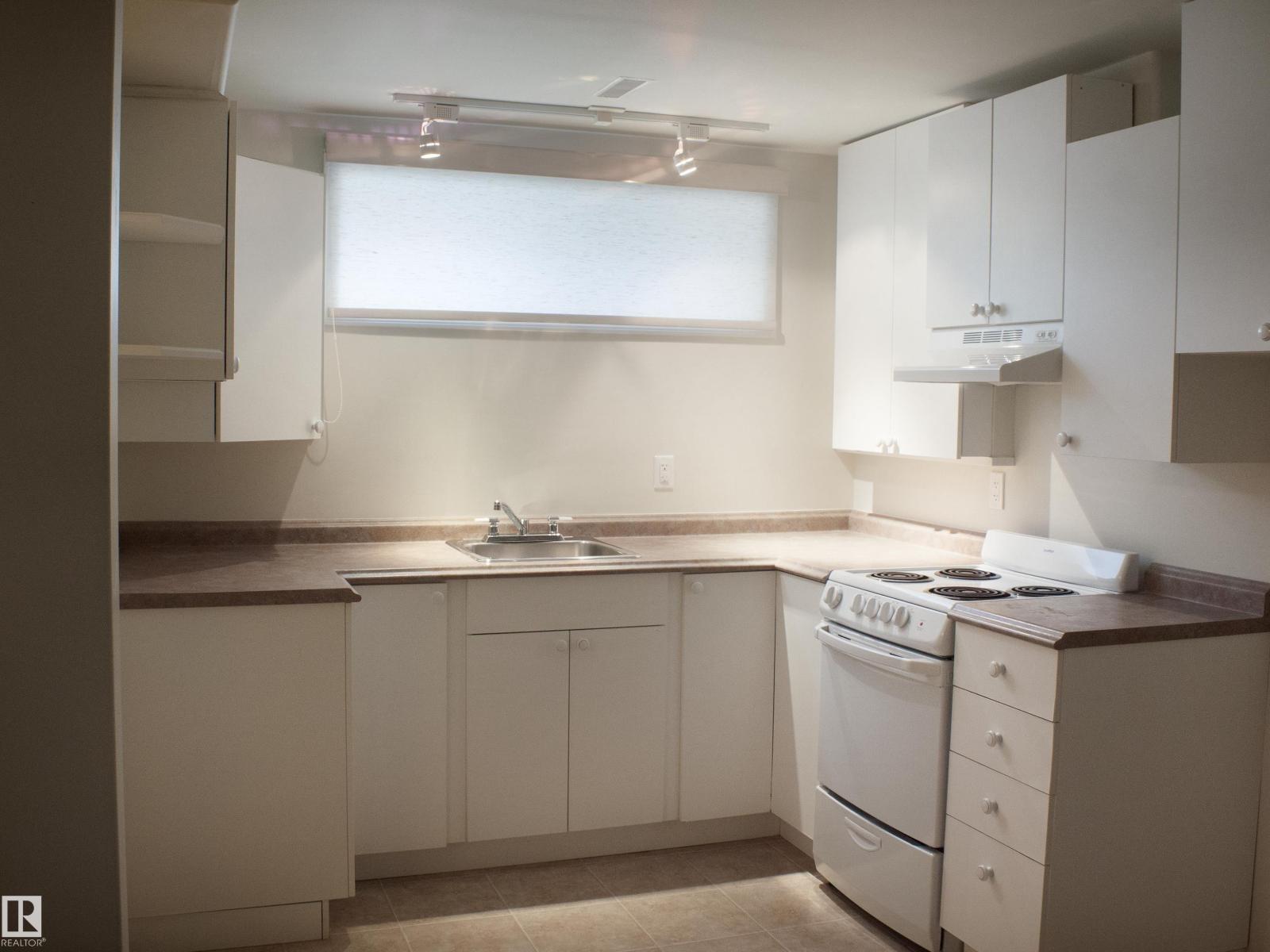 9130 77 AV NW, Edmonton