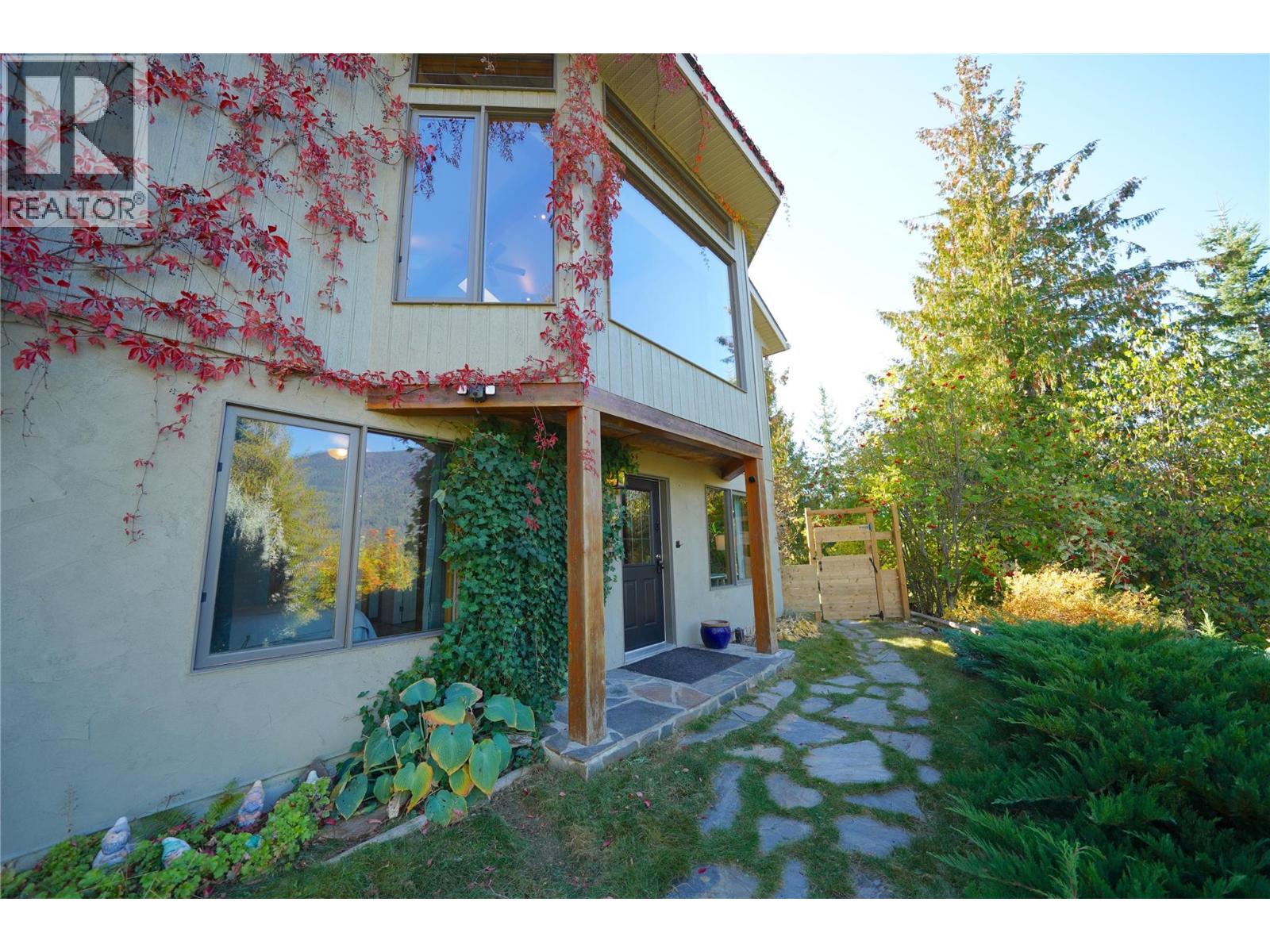 230 Rainbow Ridge Road, Procter