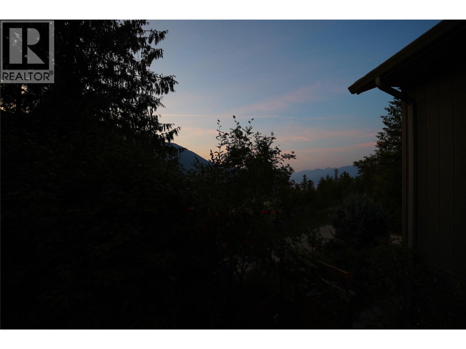 230 Rainbow Ridge Road, Procter