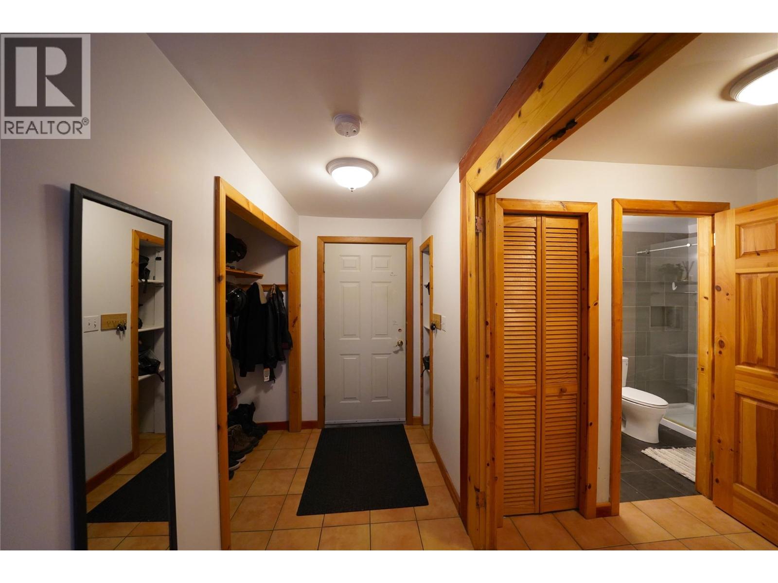 230 Rainbow Ridge Road, Procter