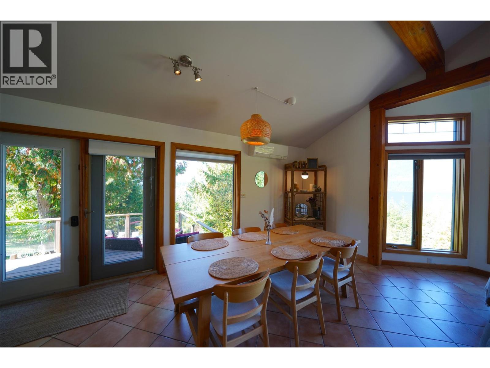 230 Rainbow Ridge Road, Procter