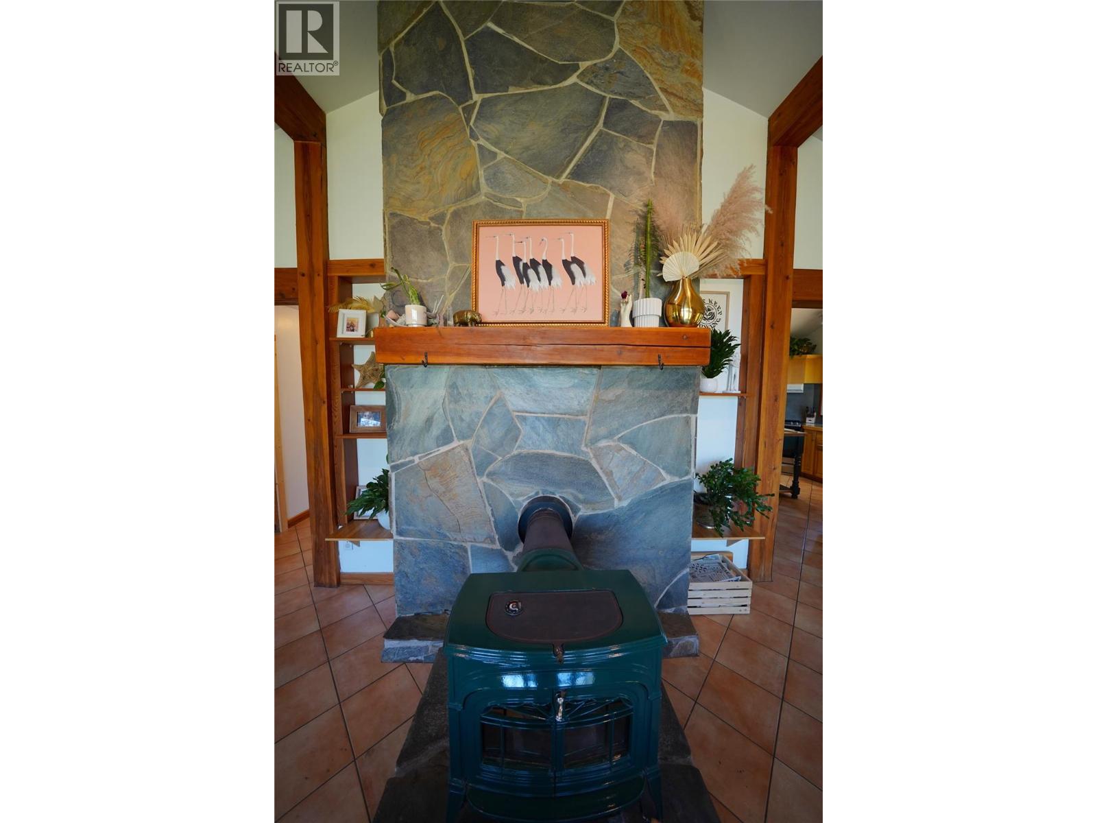 230 Rainbow Ridge Road, Procter