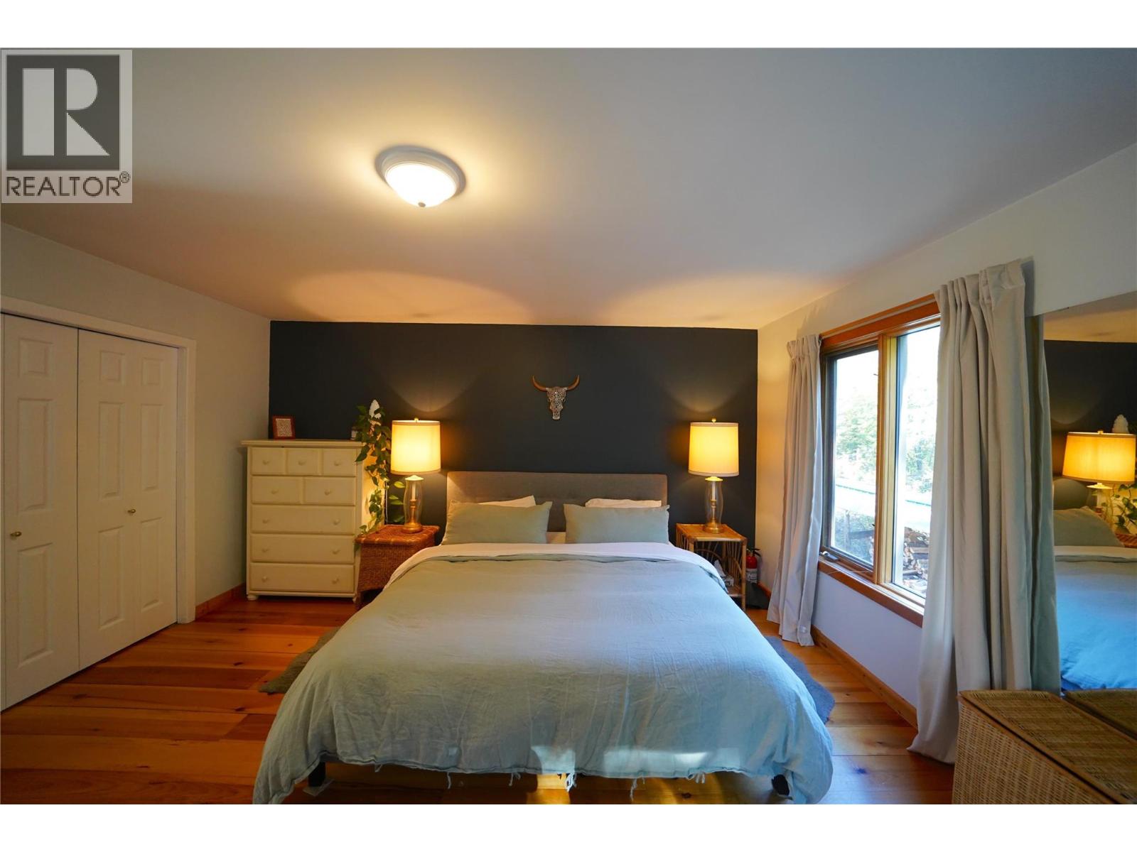 230 Rainbow Ridge Road, Procter