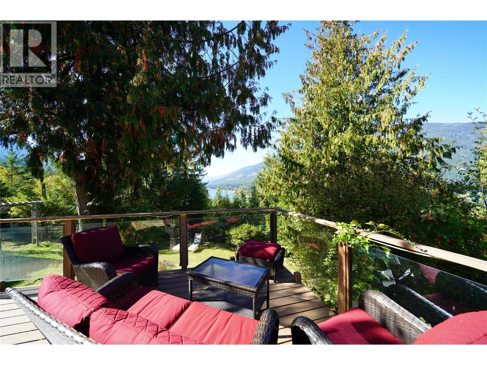 230 Rainbow Ridge Road, Procter