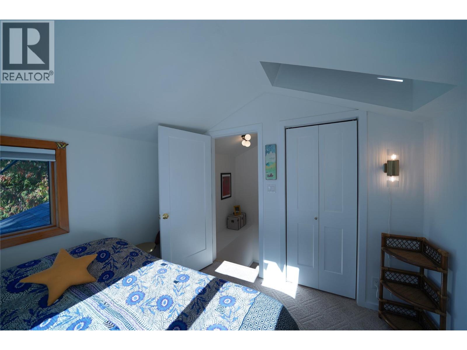 230 Rainbow Ridge Road, Procter