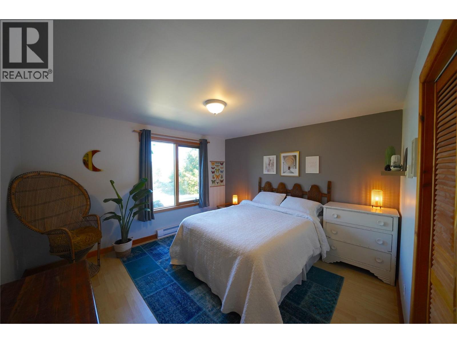 230 Rainbow Ridge Road, Procter