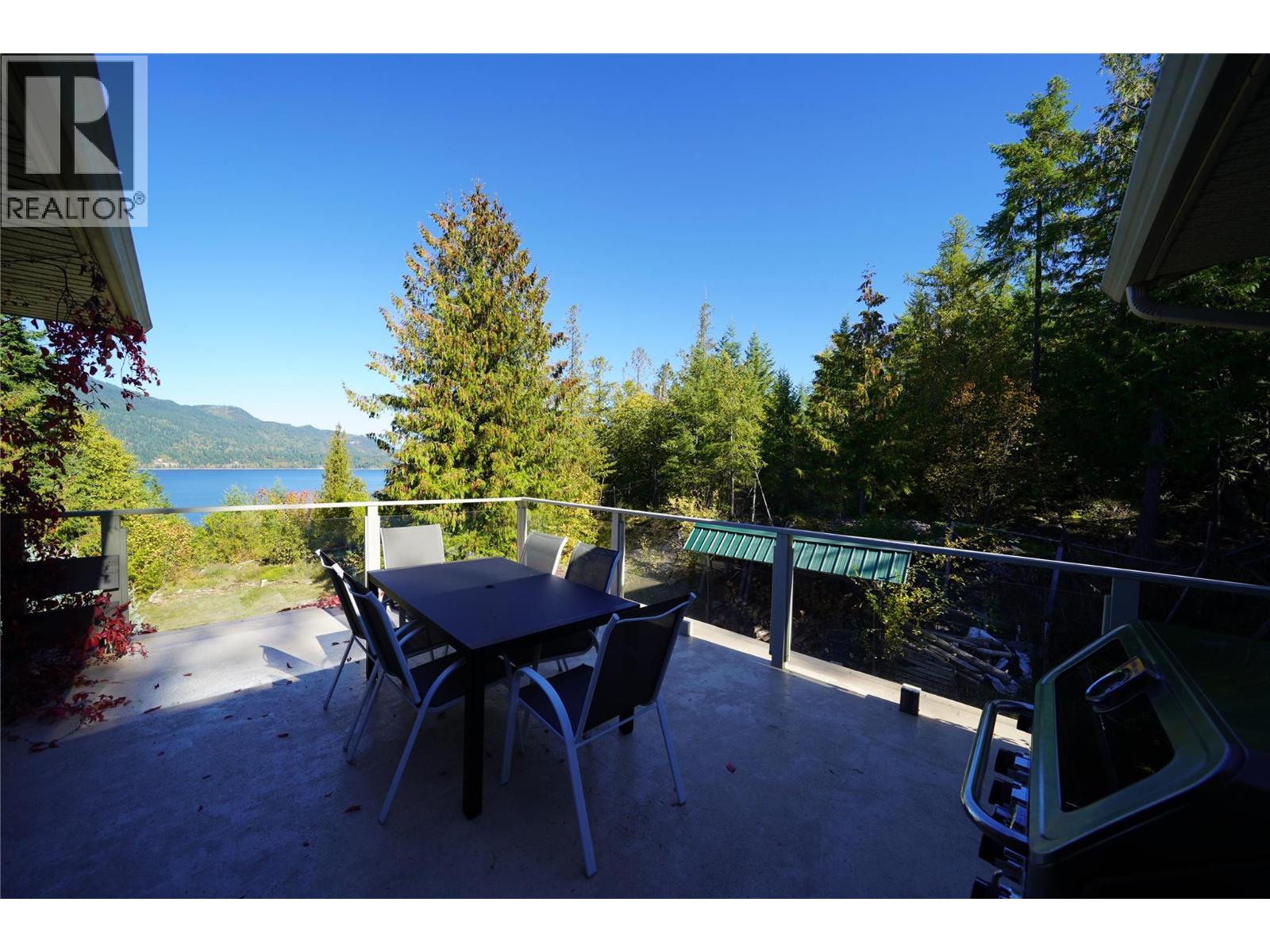 230 Rainbow Ridge Road, Procter