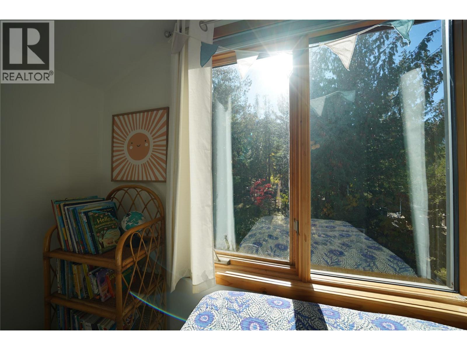 230 Rainbow Ridge Road, Procter