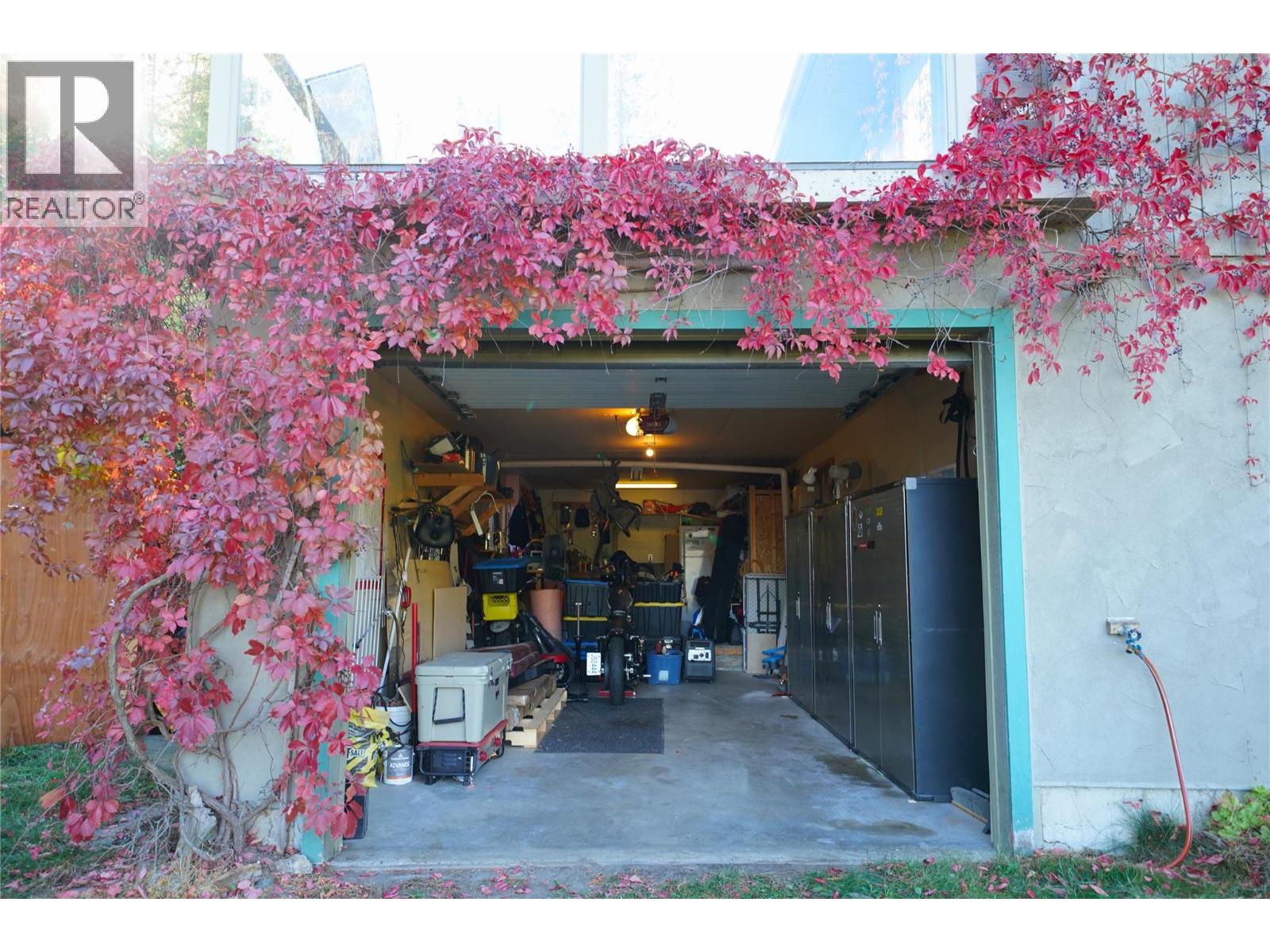 230 Rainbow Ridge Road, Procter