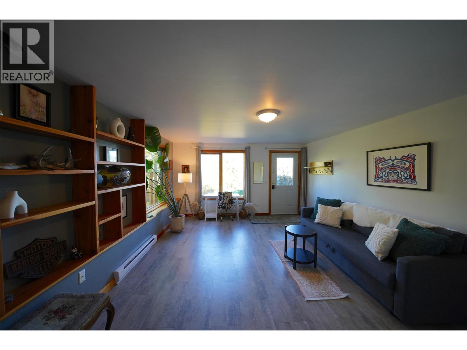 230 Rainbow Ridge Road, Procter