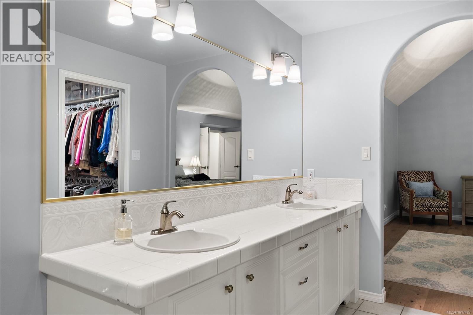 11327 Nitinat Rd, North Saanich