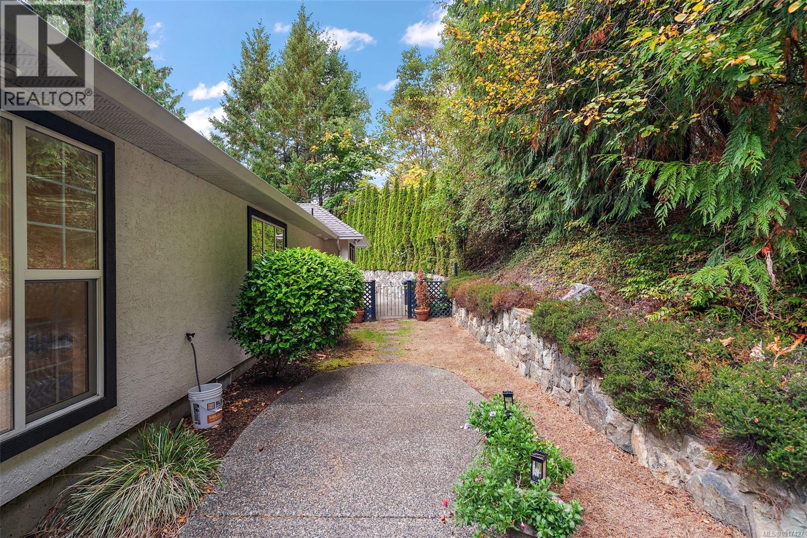 11327 Nitinat Rd, North Saanich