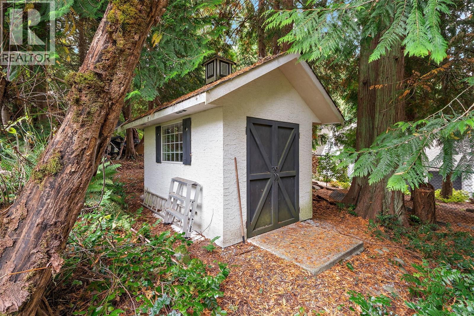 11327 Nitinat Rd, North Saanich