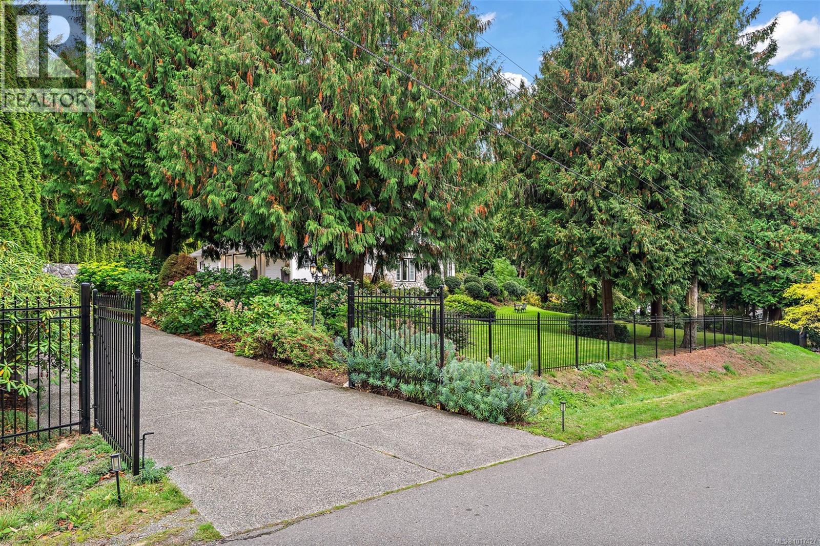 11327 Nitinat Rd, North Saanich