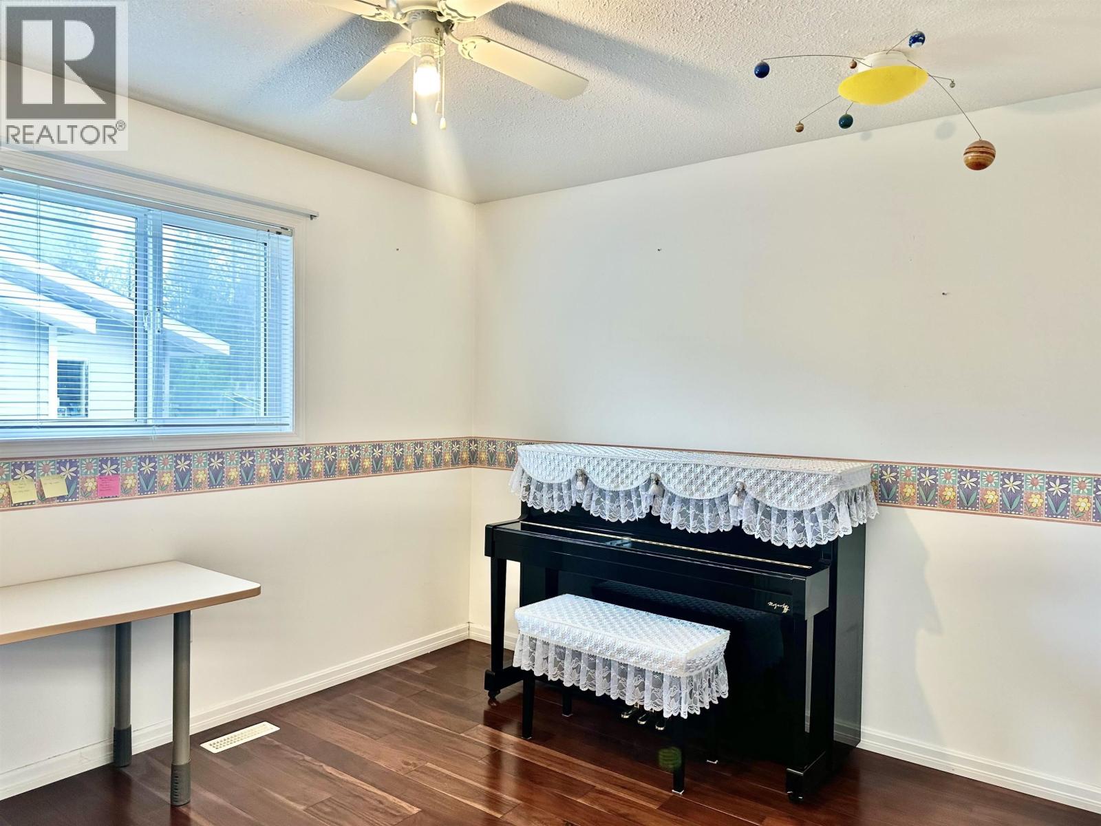 205 DOGWOOD STREET, Valemount