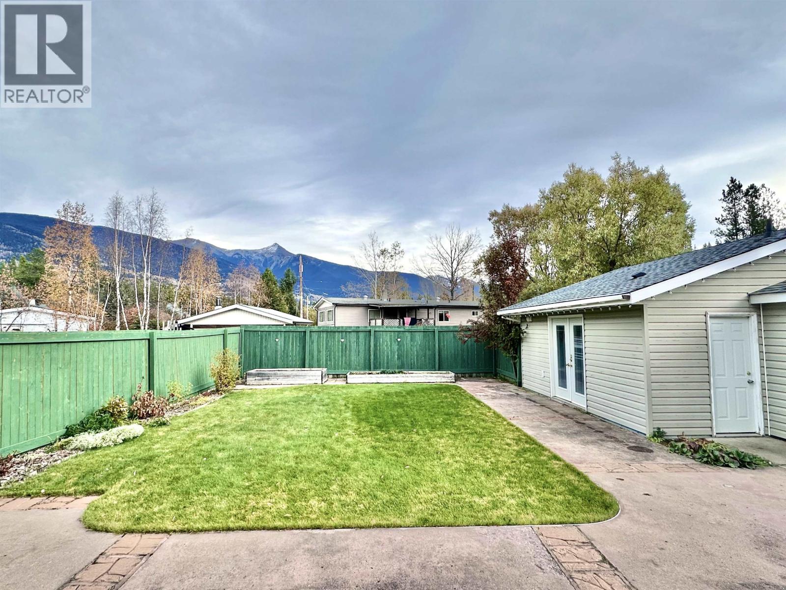 205 DOGWOOD STREET, Valemount