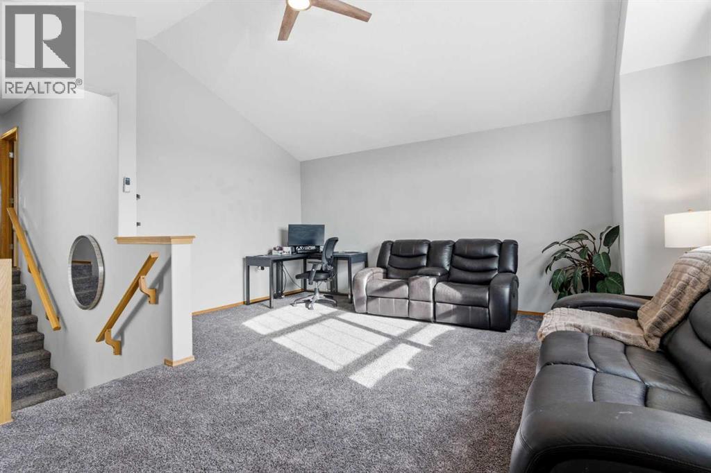 314 River Heights Drive, Cochrane