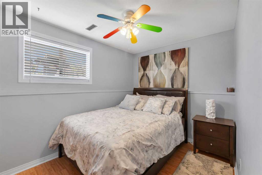 Single Family House 3 Level for Sale in  Erin Green Way SE Erin Woods Calgary 