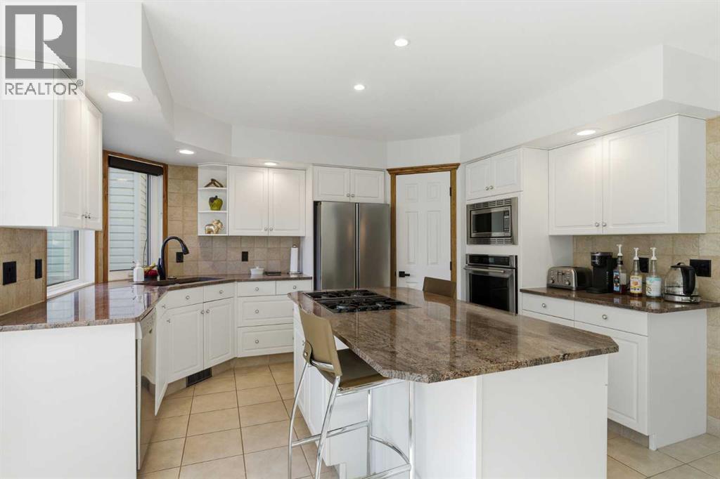 Single Family House for Sale in  Sceptre Close NW Scenic Acres Calgary 