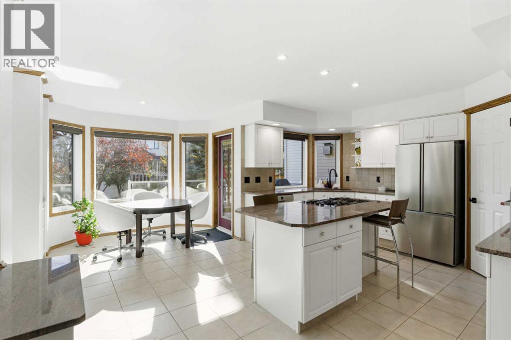 Single Family House for Sale in  Sceptre Close NW Scenic Acres Calgary 