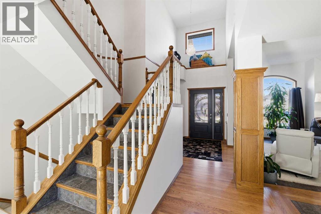 Single Family House for Sale in  Sceptre Close NW Scenic Acres Calgary 