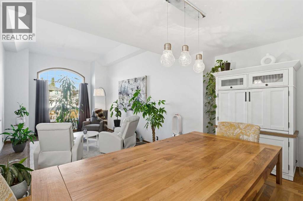 Single Family House for Sale in  Sceptre Close NW Scenic Acres Calgary 