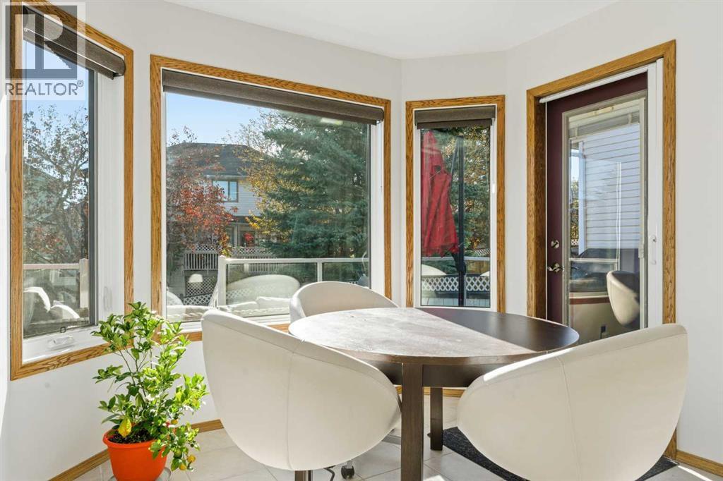 Single Family House for Sale in  Sceptre Close NW Scenic Acres Calgary 