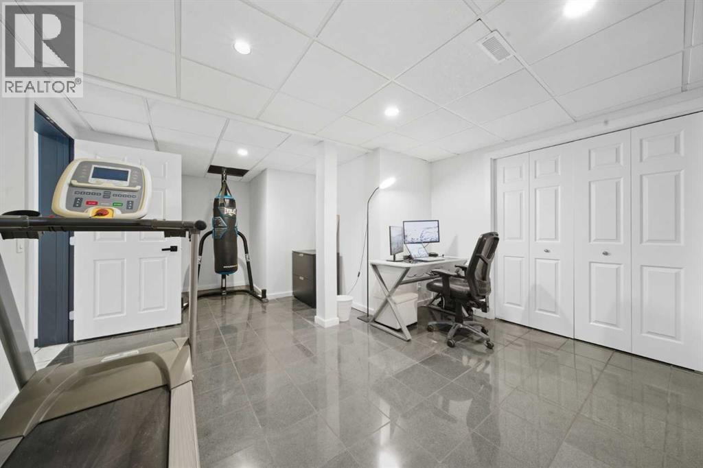 Single Family House for Sale in  Sceptre Close NW Scenic Acres Calgary 