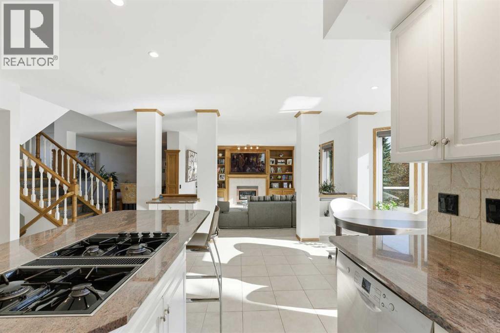 Single Family House for Sale in  Sceptre Close NW Scenic Acres Calgary 