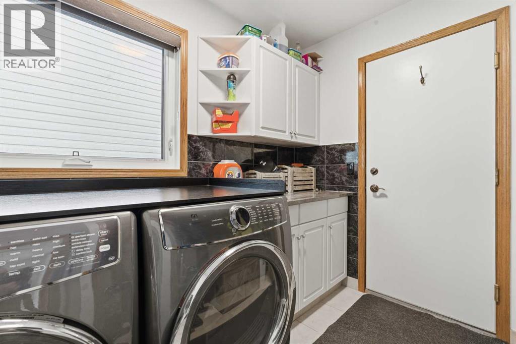 Single Family House for Sale in  Sceptre Close NW Scenic Acres Calgary 