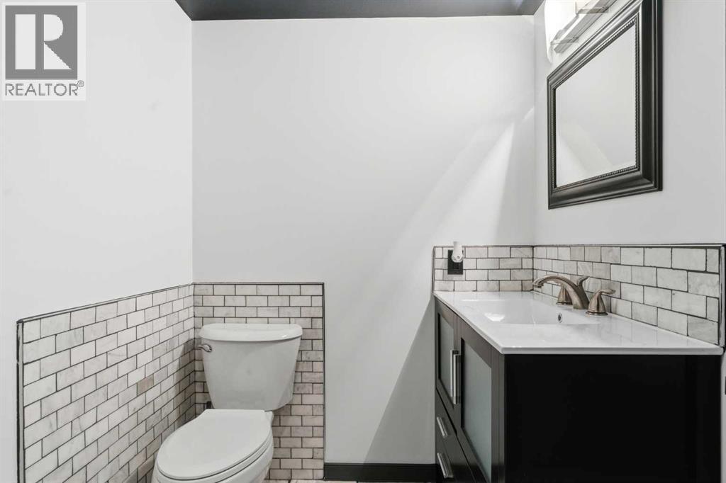 Single Family House for Sale in  Sceptre Close NW Scenic Acres Calgary 