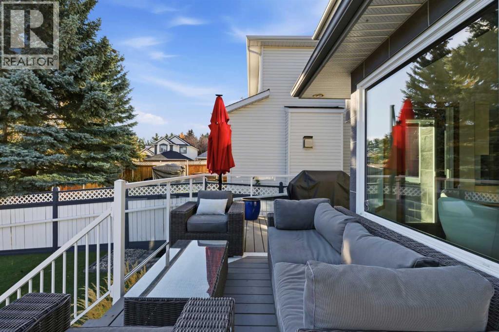 Single Family House for Sale in  Sceptre Close NW Scenic Acres Calgary 