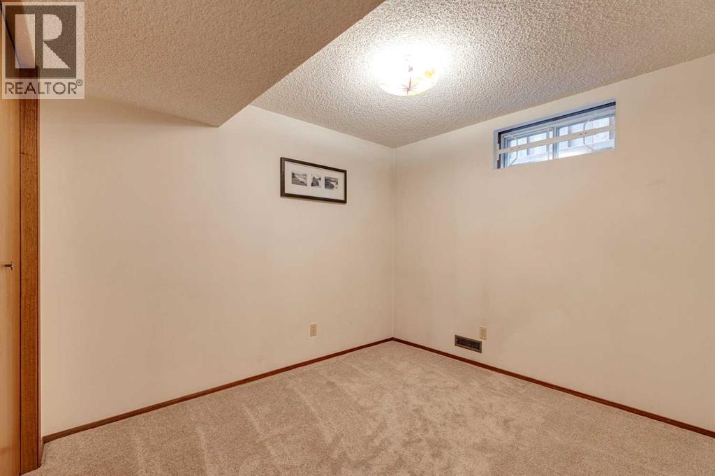 Single Family House Bungalow for Sale in  Beacham Rise NW Beddington Heights Calgary 