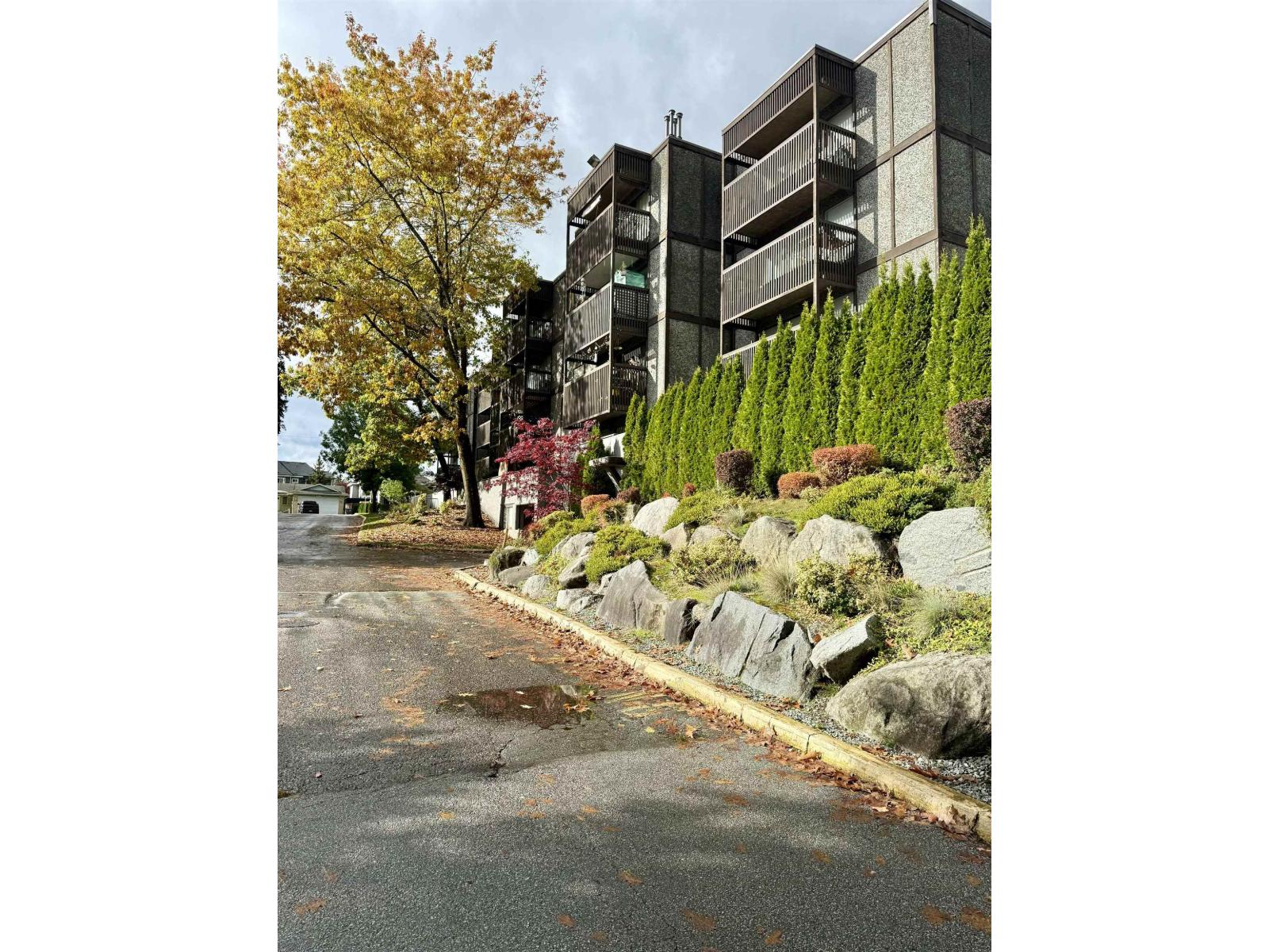 118 9682 134 Street - photo 2