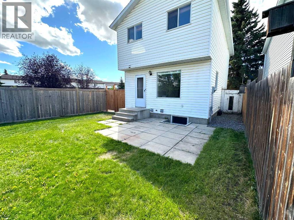 Single Family House for Sale in  Good Crescent Glendale Red Deer 