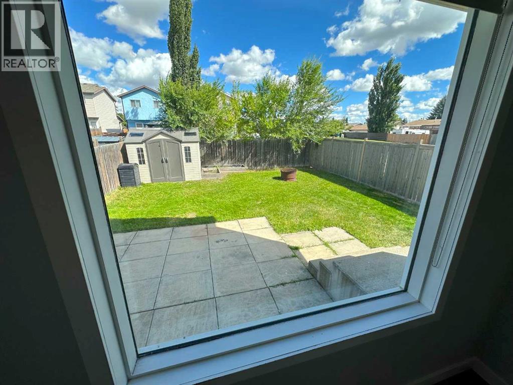 Single Family House for Sale in  Good Crescent Glendale Red Deer 