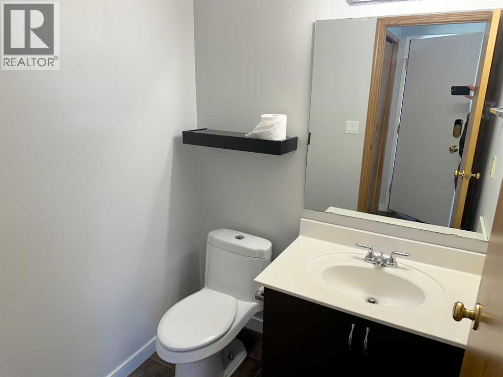 Single Family House for Sale in  Good Crescent Glendale Red Deer 