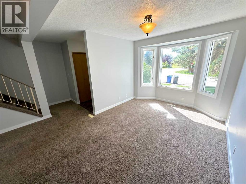 Single Family House for Sale in  Good Crescent Glendale Red Deer 