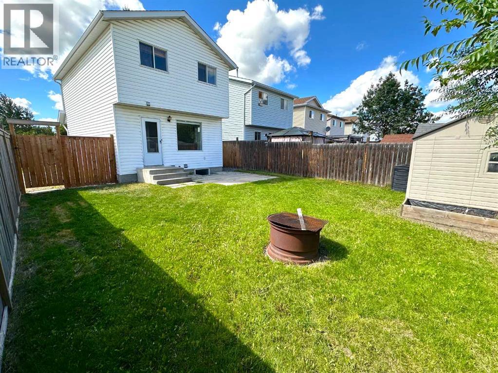 Single Family House for Sale in  Good Crescent Glendale Red Deer 