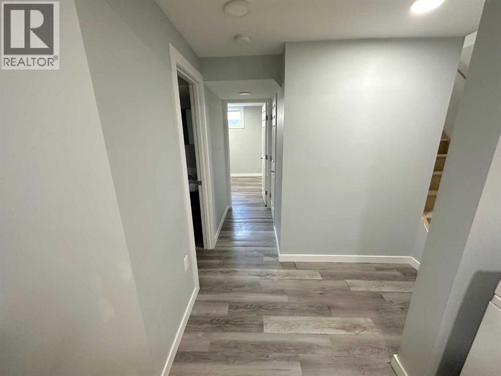 Single Family House for Sale in  Good Crescent Glendale Red Deer 