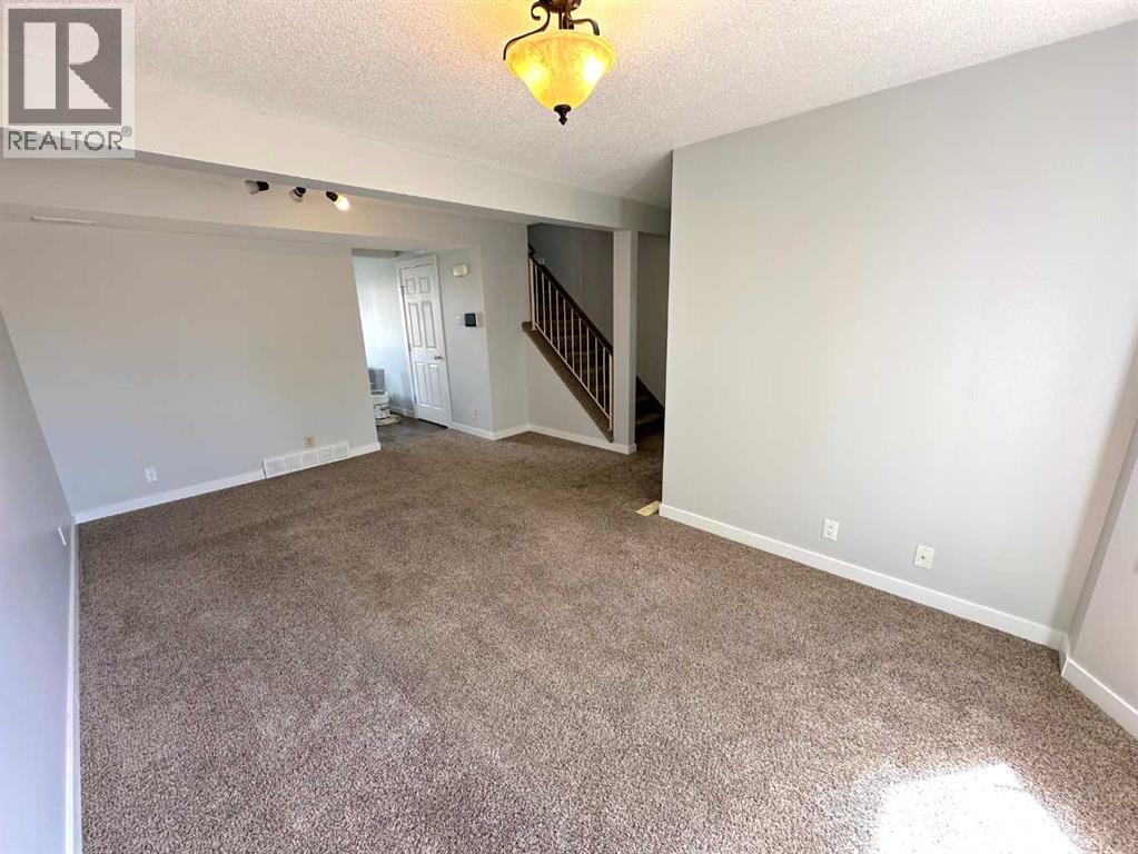 Single Family House for Sale in  Good Crescent Glendale Red Deer 