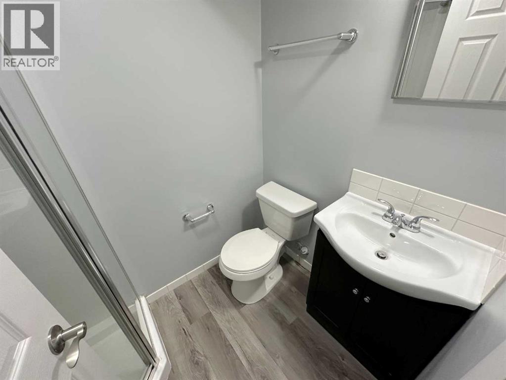 Single Family House for Sale in  Good Crescent Glendale Red Deer 