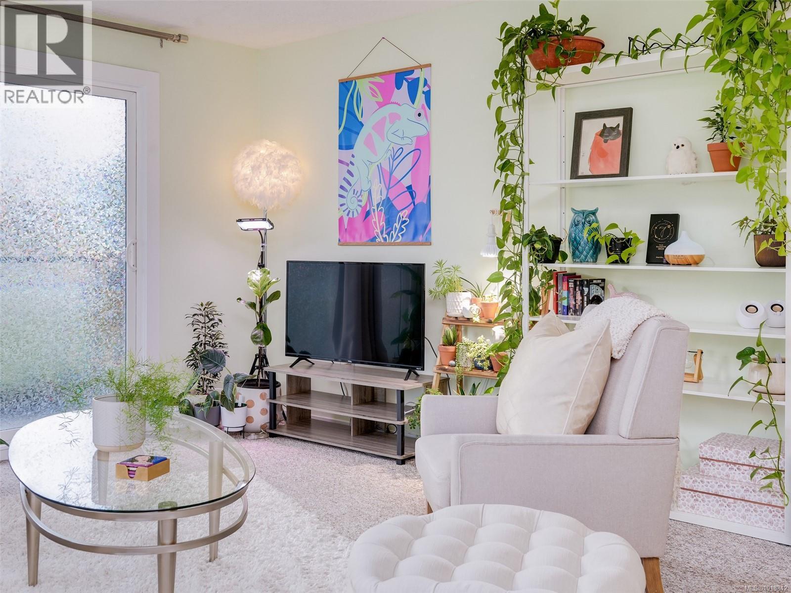 309 1342 Hillside Avenue, Victoria