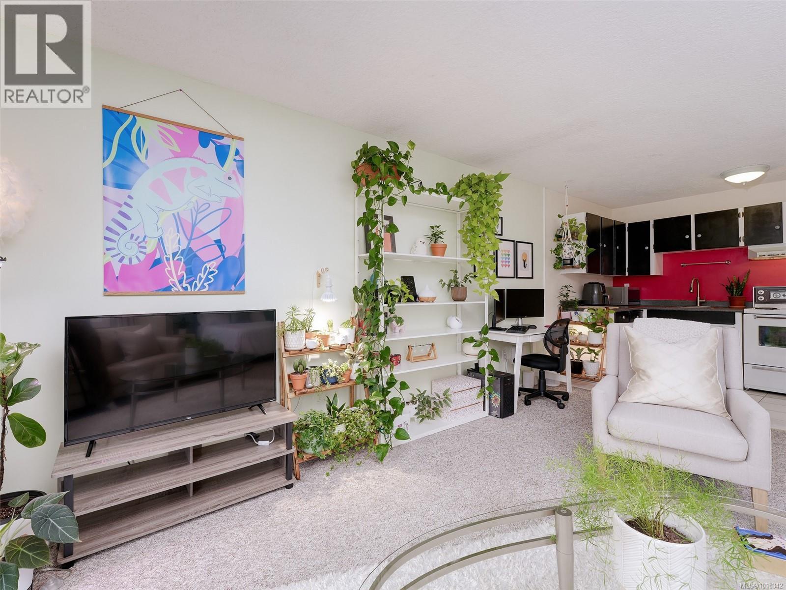 309 1342 Hillside Avenue, Victoria