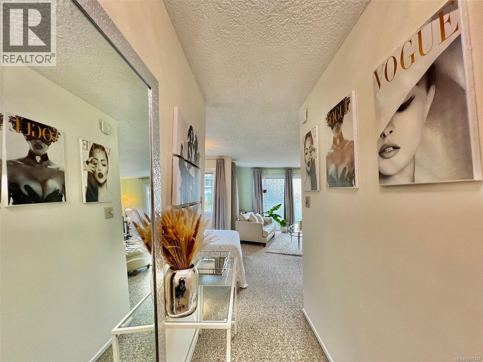 309 1342 Hillside Avenue, Victoria