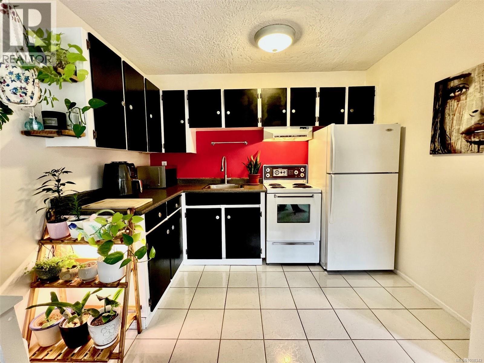 309 1342 Hillside Avenue, Victoria