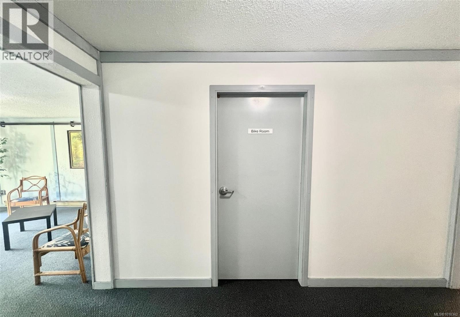 309 1342 Hillside Avenue, Victoria