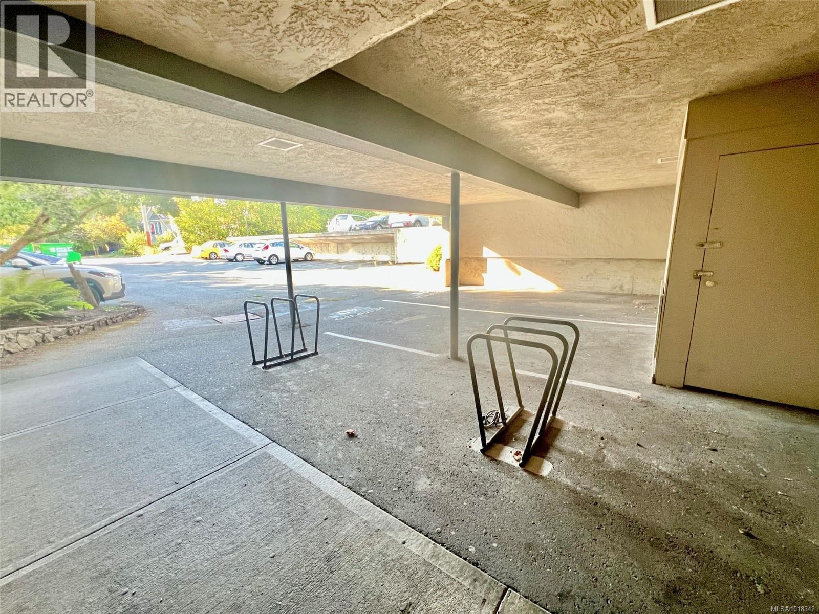 309 1342 Hillside Avenue, Victoria