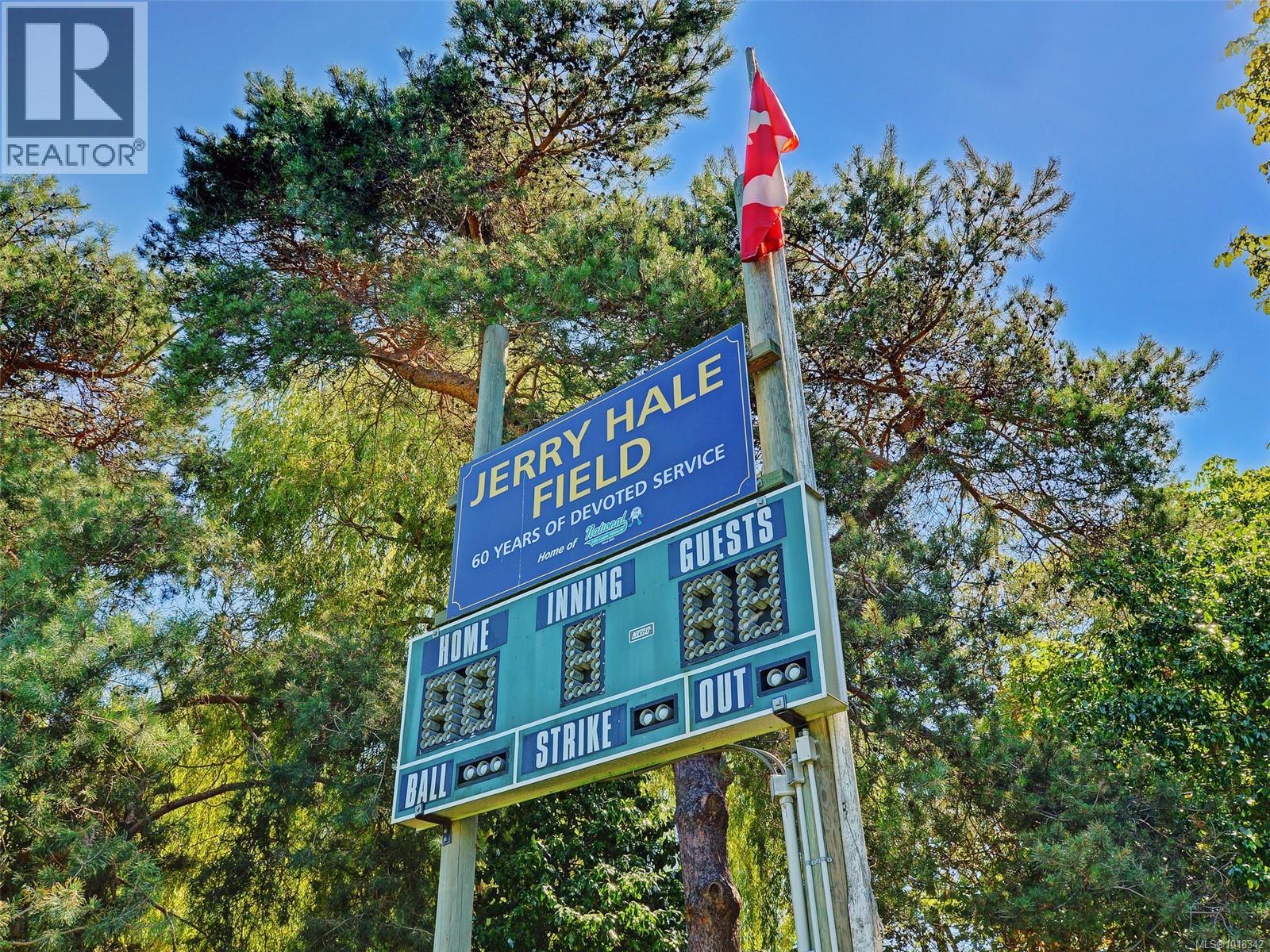 309 1342 Hillside Avenue, Victoria